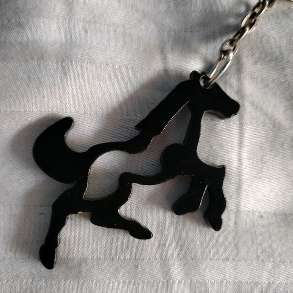 Women's jewelry/accessories bundle -necklace, bracelet and keychain/bottle opene - Picture 6 of 6